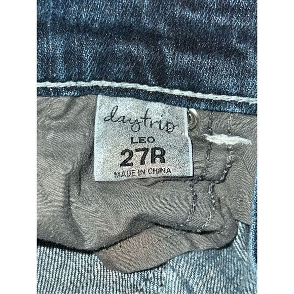 Daytrip Low Rise Leo Jewel Button Jeans Size 28x28 #77 - Picture 3 of 5